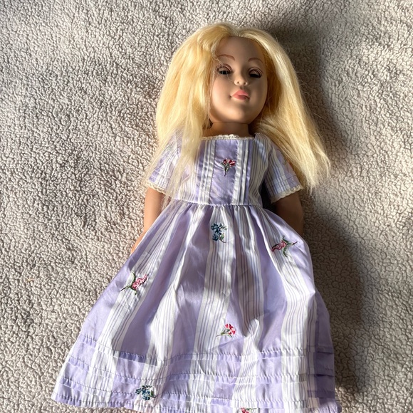 Madame Alexander Doll - Picture 2 of 2